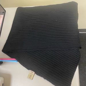 UGG woven scarf